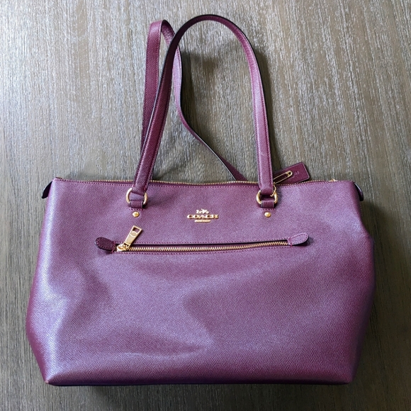 Coach Handbags - Maroon Coach Tote Purse Lightly Used